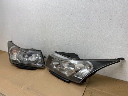 2011 to 2015 Chevrolet Cruze Halogen Left+Right Set Headlights AE6644 DW1