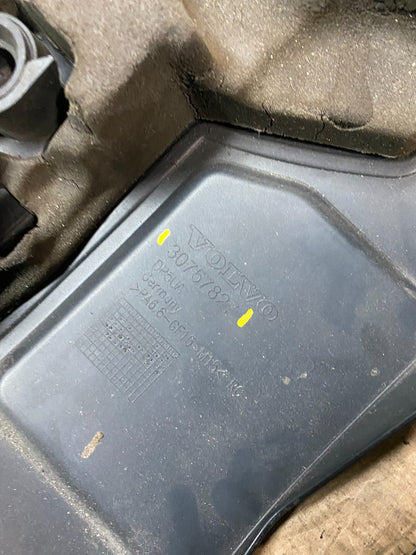 2007 to 2014 Volvo XC90 3.2L Upper Top Engine Motor Dust Cover U8003 DG8