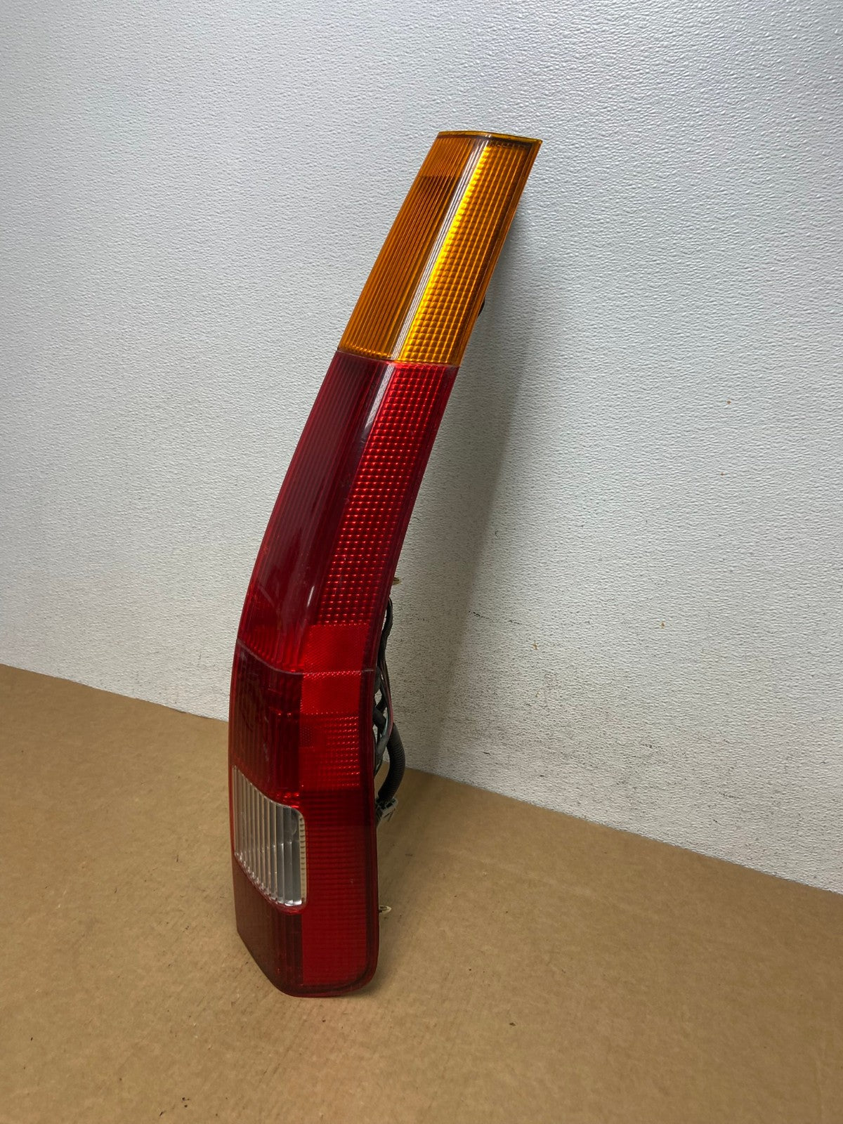 2002 - 2004 Honda Crv Cr-v Right Passenger Rh Side Tail Light AD4536 LK1