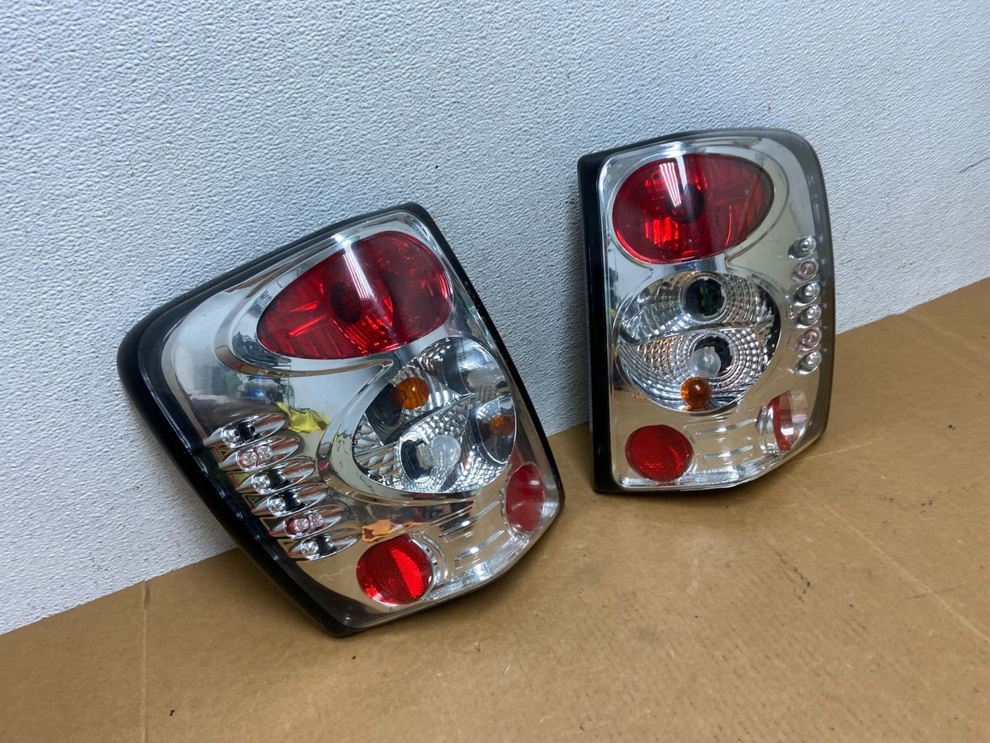 1999-2004 Jeep Grand Cherokee Left + Right Set Chrome Tail Lights AD8971 DG2