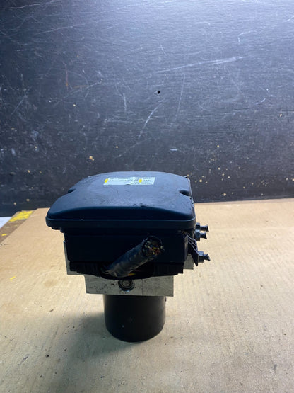 2007 to 2013 BMW X5 E70 ABS Anti-Lock Brake Pump Module OEM Z2390 DG2
