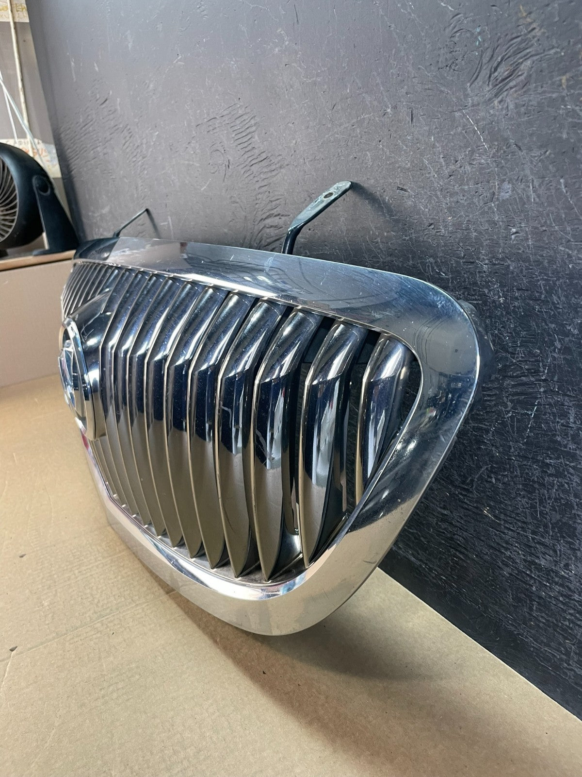 2008 to 2012 Buick Enclave Front Upper Grill Grille af5213 DG1