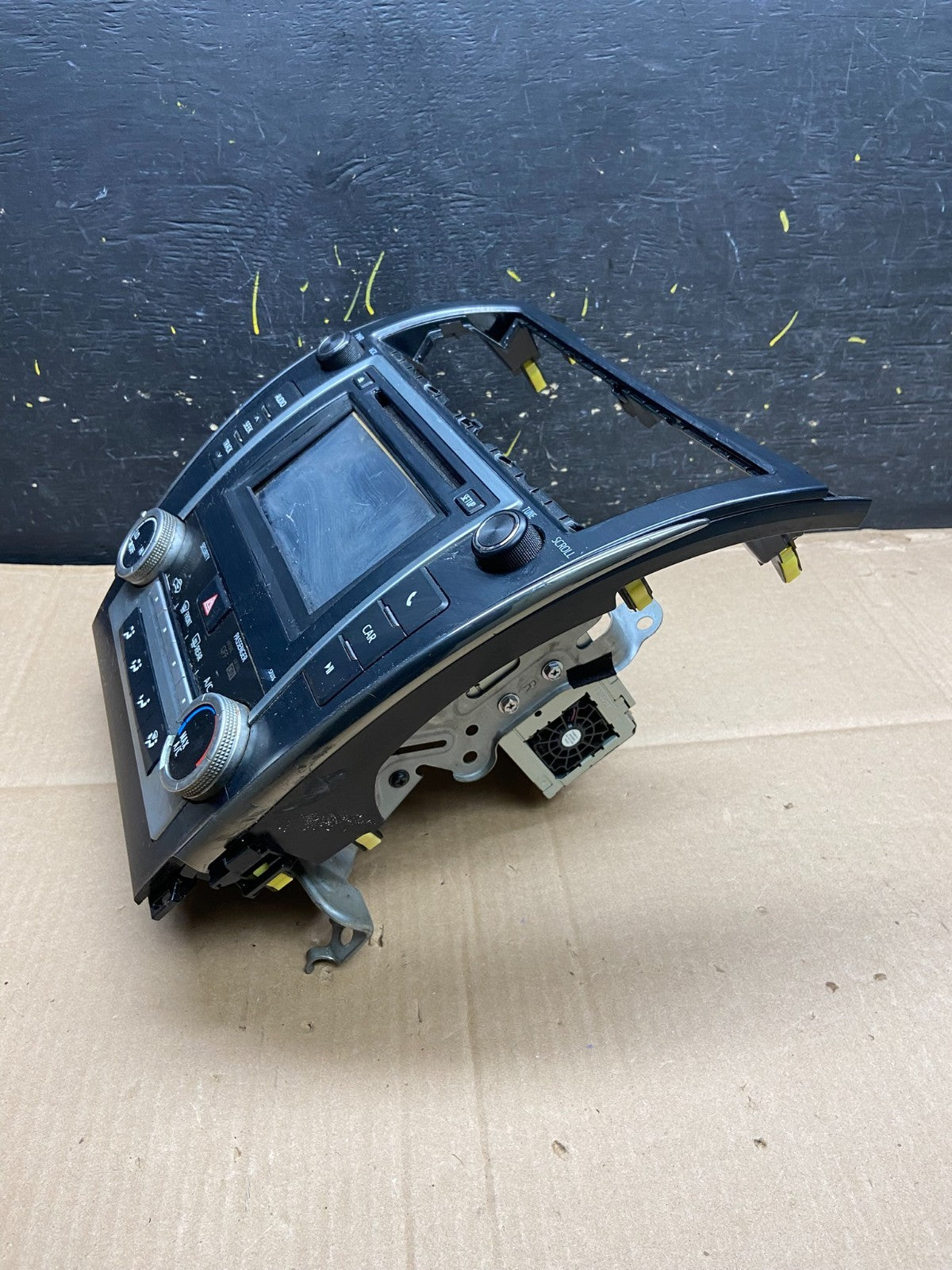 2012 2013 2014 Toyota Camry Radio CD Player Climate Control Bezel Y2138 DG3