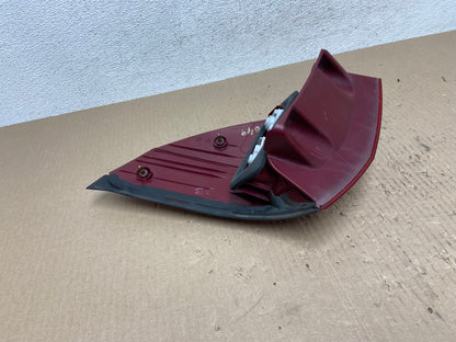 2004 to 2005 Toyota Sienna Left Driver LH Side Tail Light AE7049 LK4
