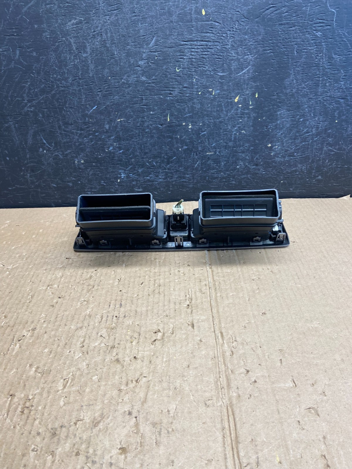 2015 - 2019 Subaru Outback Legacy Center Console A/C Air Vent AE4145 DG3