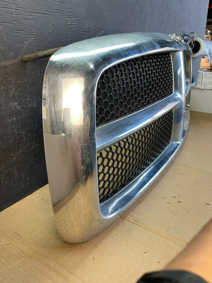 2002 to 2005 Dodge Ram 1500 Upper Front Grill Grille Aftermarket AC9754 DG2