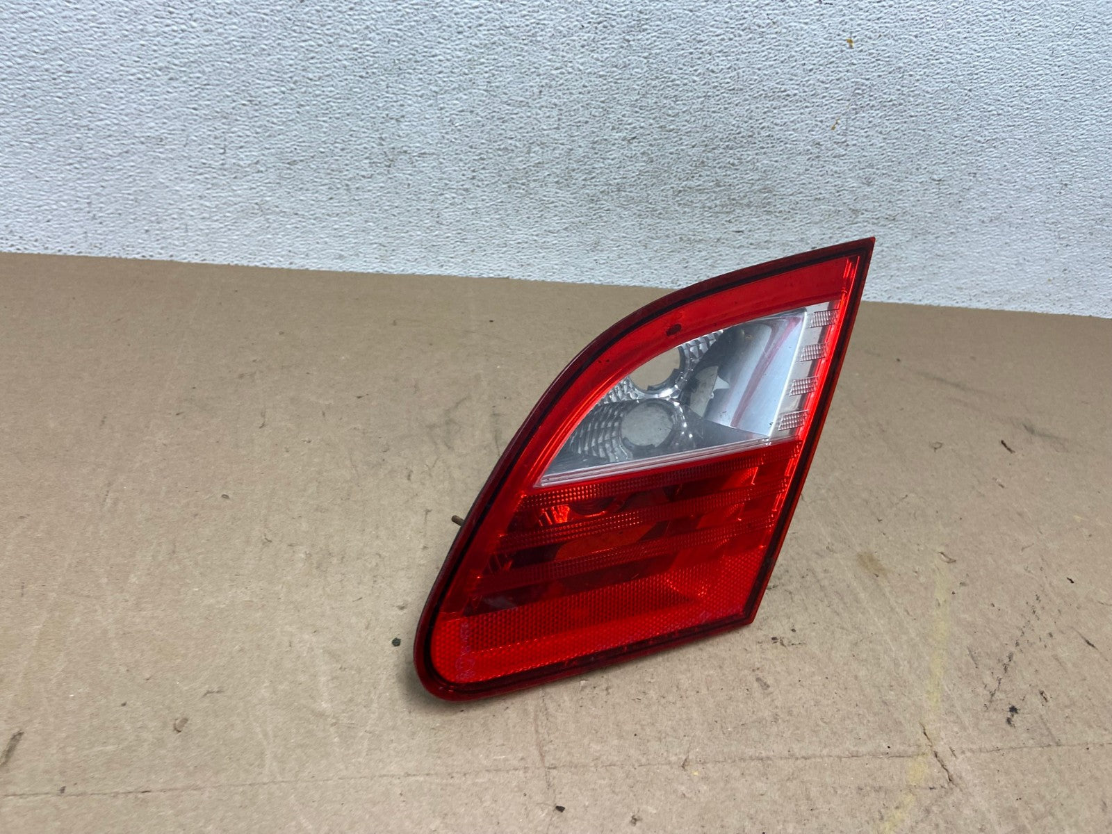 2007-2008 Chrysler Sebring Sedan Inner Right Passenger Tail Light AE6823 LK2