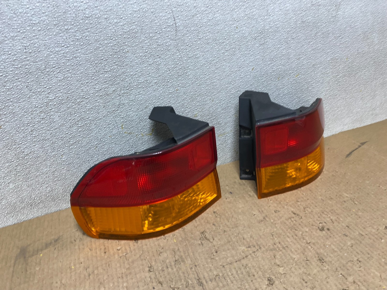 2002 2003 2004 Honda Odyssey Left+Right Side Tail Lights W5468 DW2