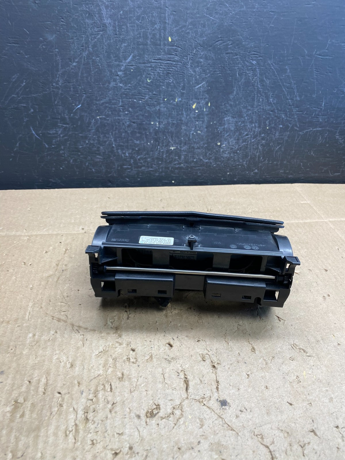 2008-2011 Mercedes W204 C300 Navigation Display Screen Monitor w/Cover AC9153 DG4
