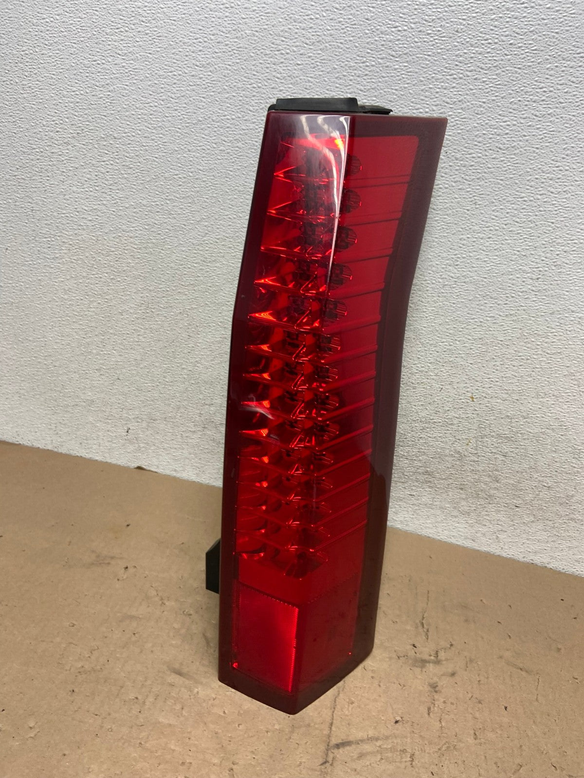 2004 to 2009 Cadillac Srx Right Passenger RH Side Tail Light AG5485 LK0