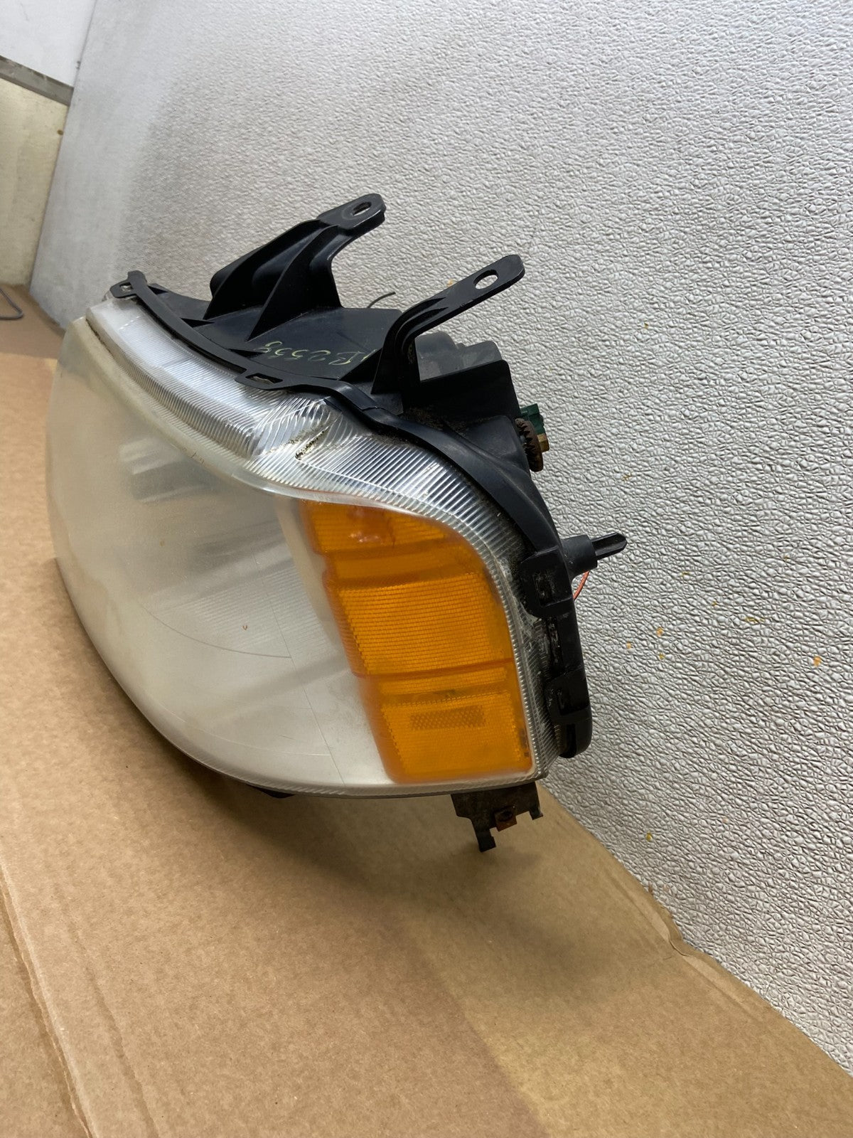 2005 - 2007 Ford Freestyle Left Driver LH Side Halogen Headlight AB2558 DW2