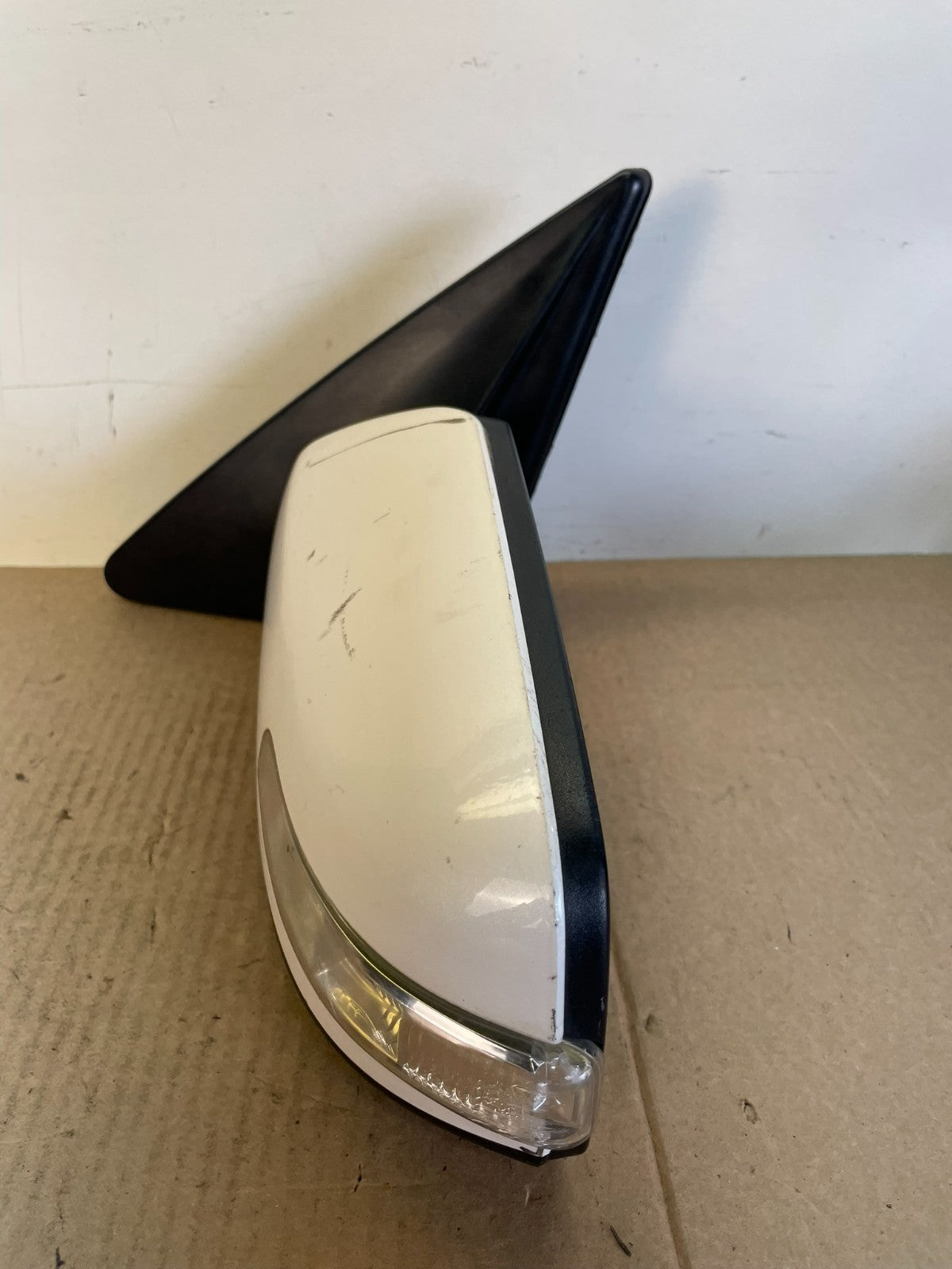 2011 - 2015 Kia Sorento Left Driver Lh Side Door Mirror Turn Signal AH62539