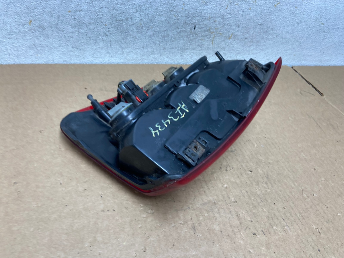 1999 - 2004 Jeep Grand Cherokee WJ Left Driver Lh Tail Light AI3434 LK4