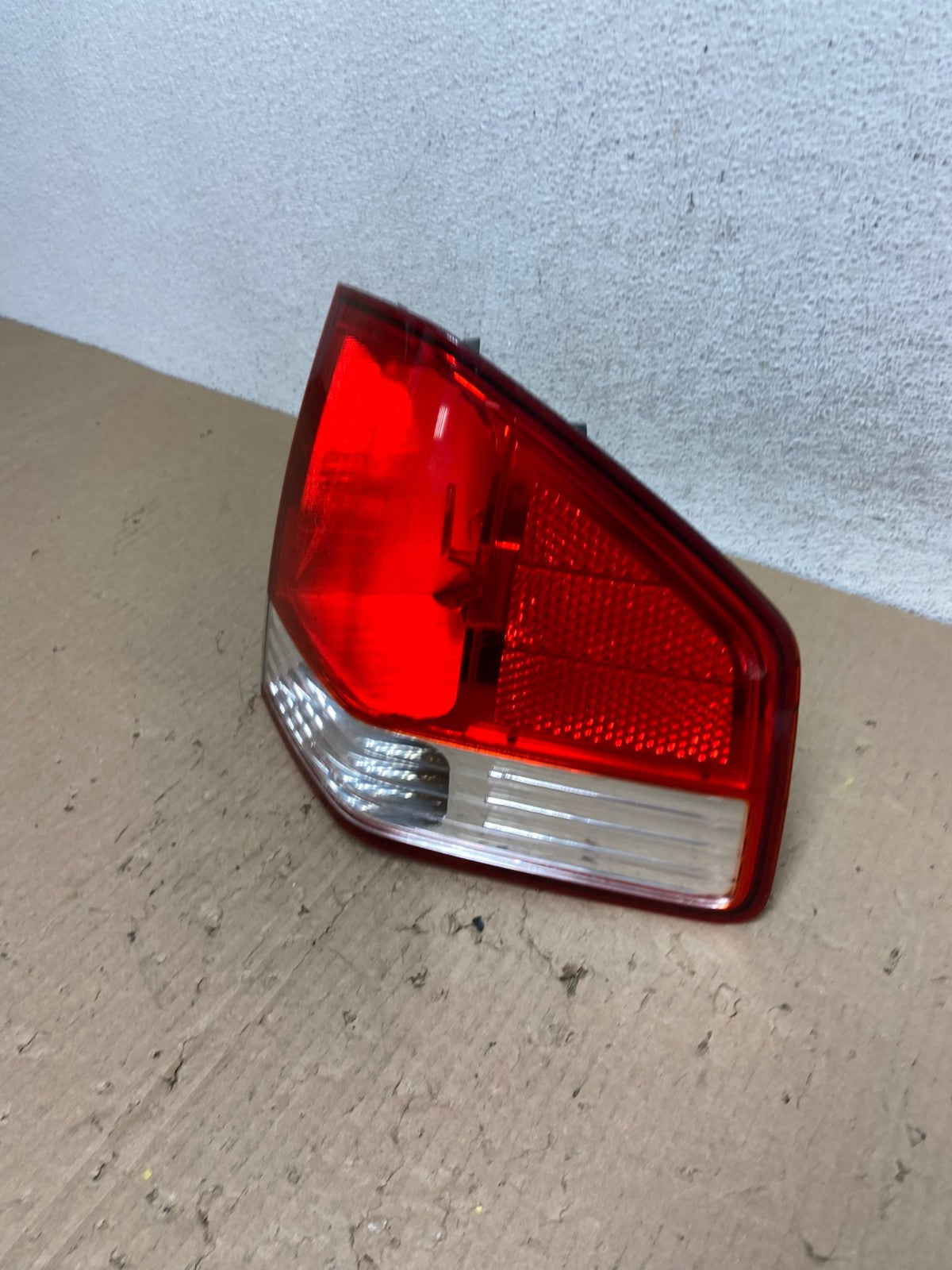 2009 2010 2011 Kia Borrego Right Passenger Side Tail Light AE9797 LK1