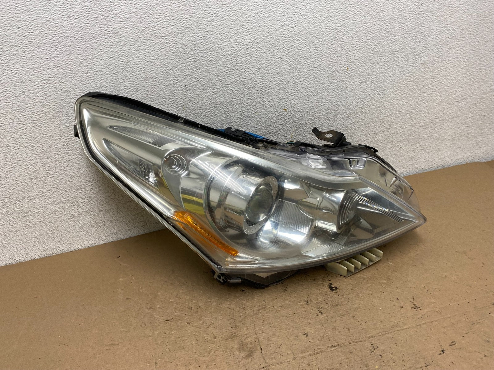 2010-2012 Infiniti G37 Right Passenger Rh Side Xenon HID Headlight AF5016 DW0