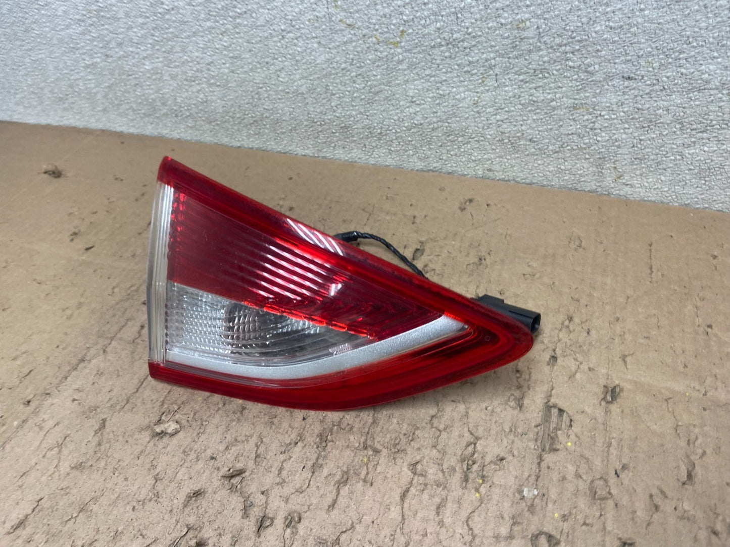 2013 to 2016 Ford Escape Left Driver LH Side Inner Tail Light OEM Y4870 DW1