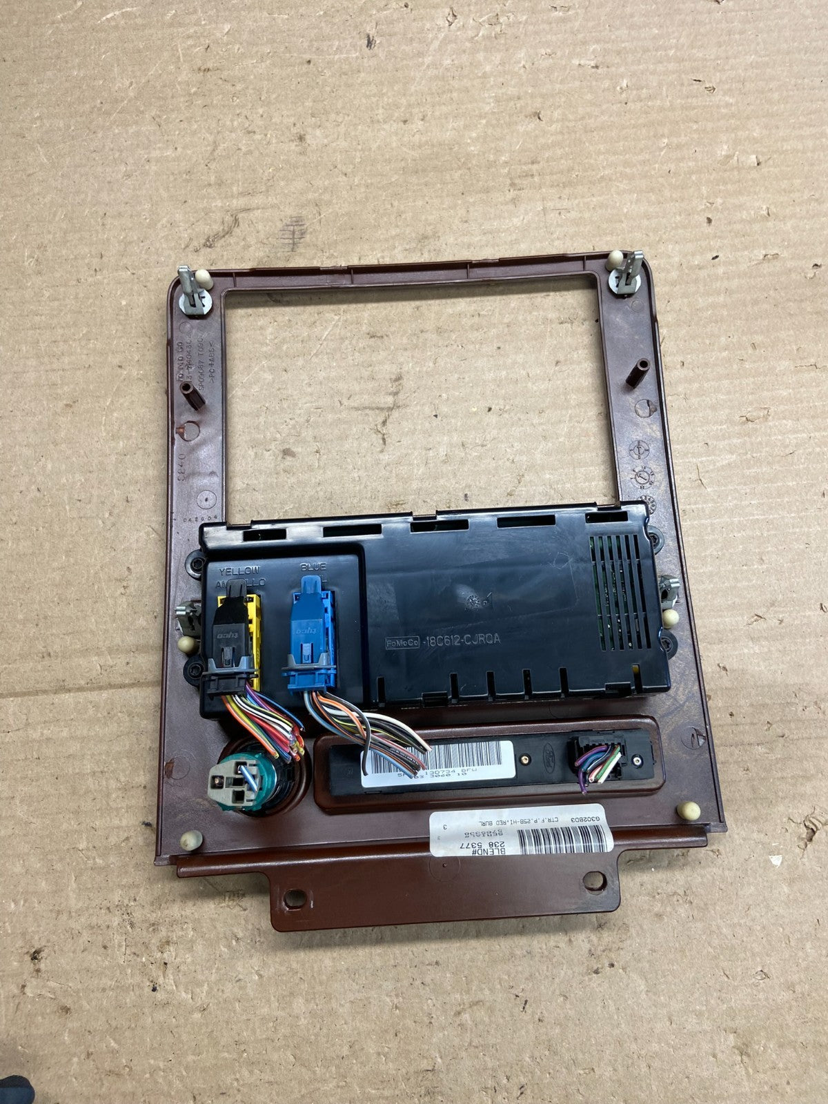 2005 to 2007 Ford Five Hundred Radio Climate Dash Bezel Surround AH3634 DG3