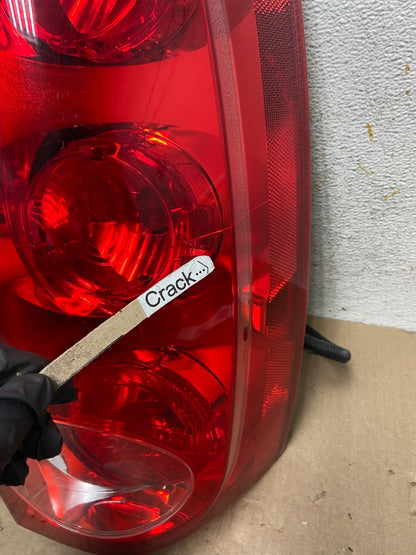 2007 to 2011 GMC Yukon Right Passenger RH Side Tail Light AJ1831 LK5