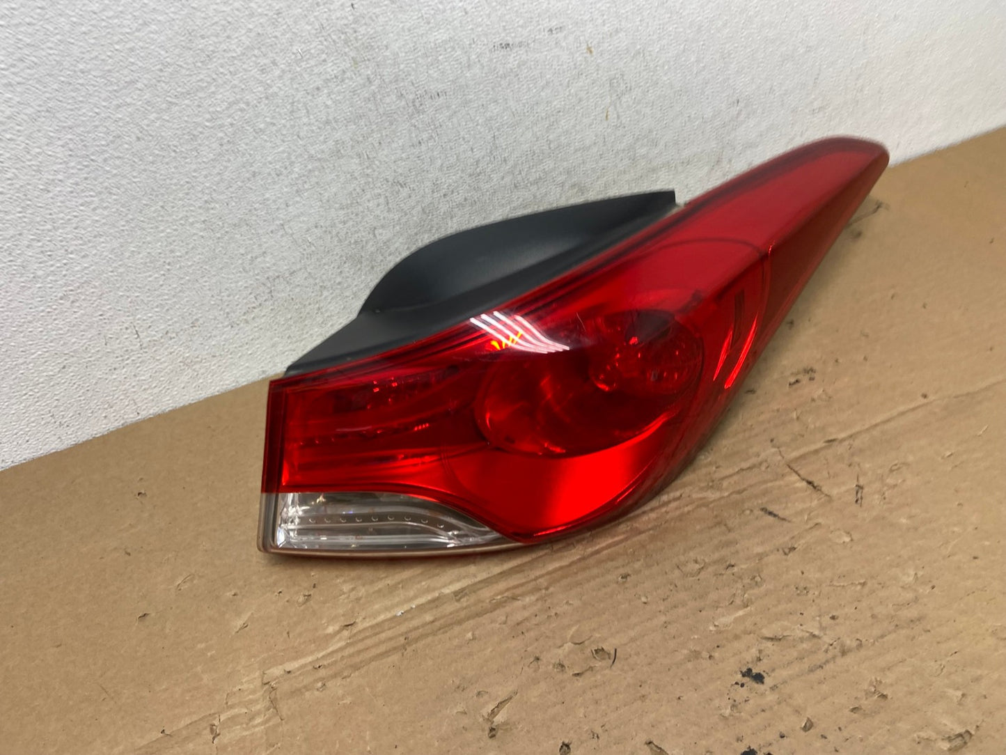 2011 2012 2013 Hyundai Elantra Sedan Right Passenger Tail Light AD4091 LK2