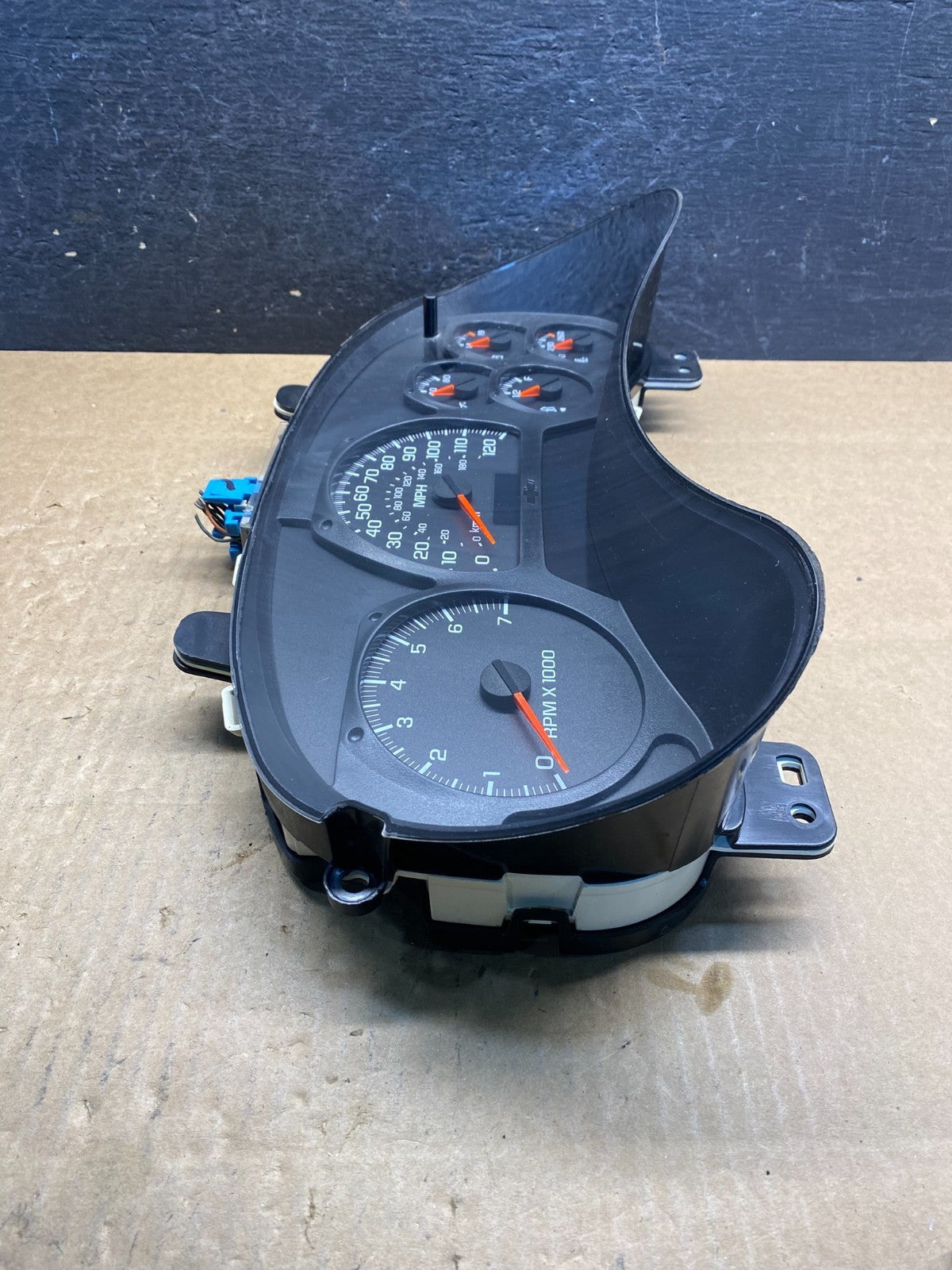 2002 to 2005 Chevrolet Trailblazer Speedometer Cluster Gauge AG7415 DG1
