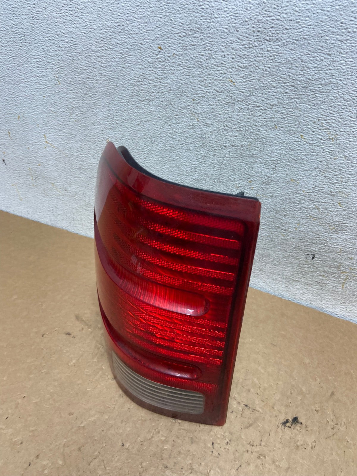 2002 to 2005 Ford Explorer Left Driver Lh Side Tail light DEPO AI3586 LK1