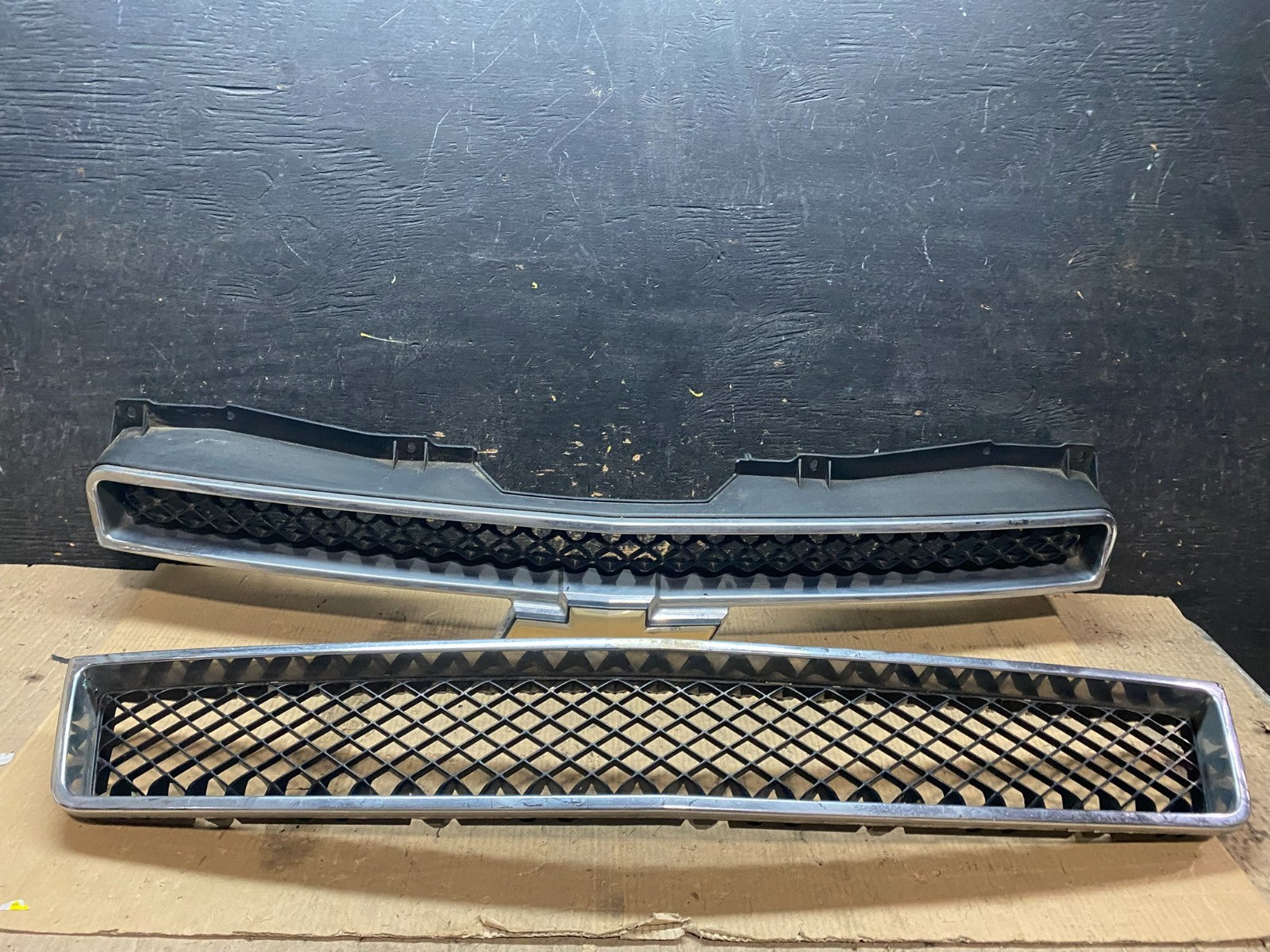 2007 to 2014 Chevrolet Tahoe Suburban Lower Upper Grill Grille Set Oem X3543 DG0