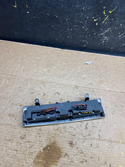 2005 - 2007 Mercedes C230 C240 Center Console Switch Control Unit W3173 DG4