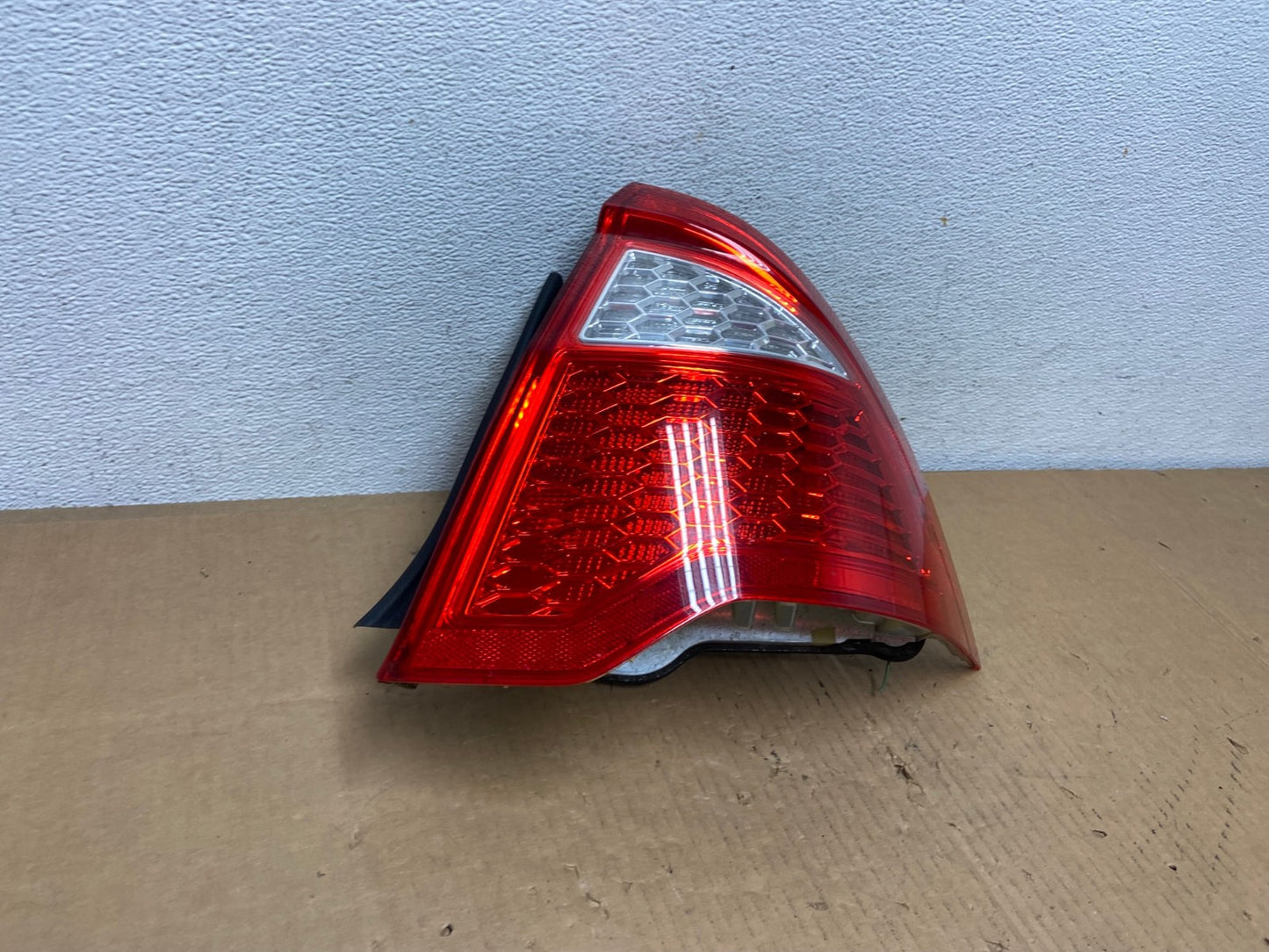 2010 2011 2012 Ford Fusion Right Passenger Side Tail Light AD0903 LK2