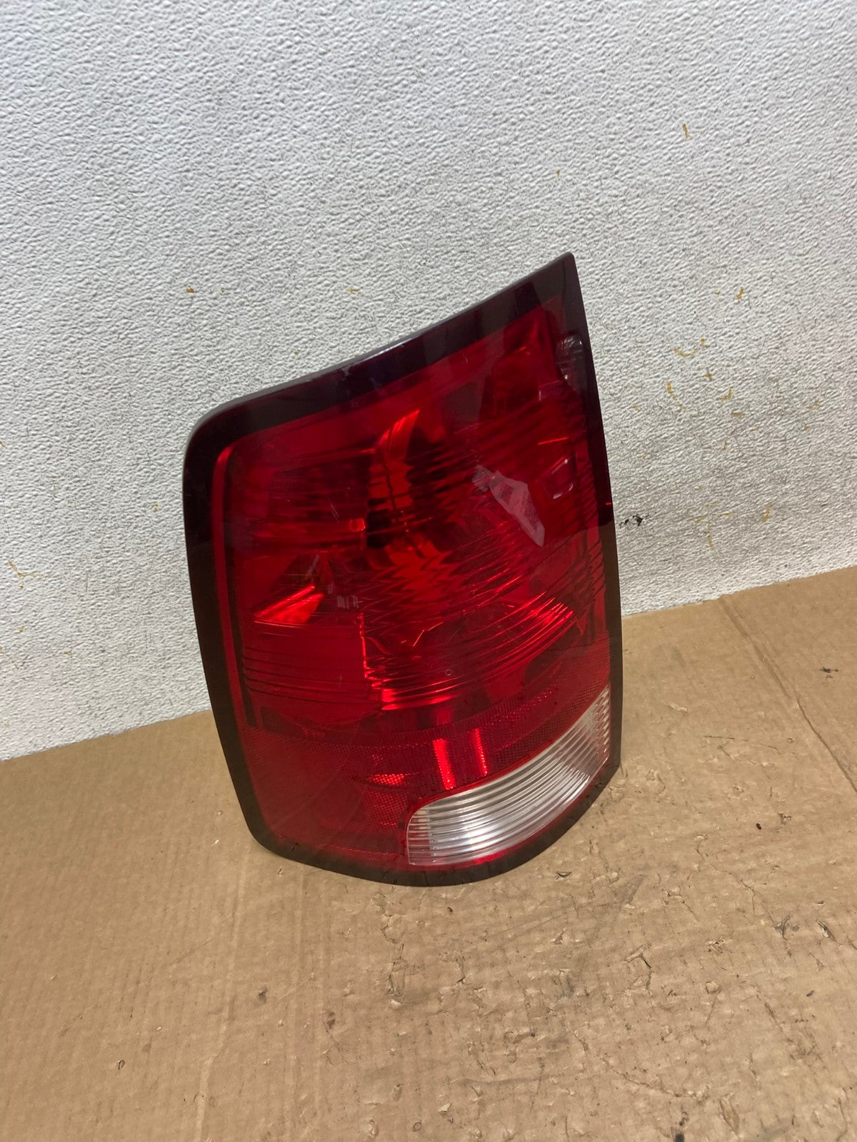 2010 to 2018 Dodge Ram 1500 Left Driver LH Side Tail Light AI5580 LK2