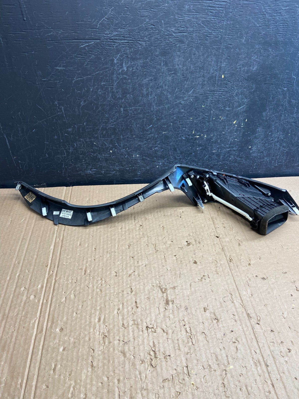 2013 to 2017 Hyundai Elantra GT Dashboard Left Air Vent AF6464 DW2
