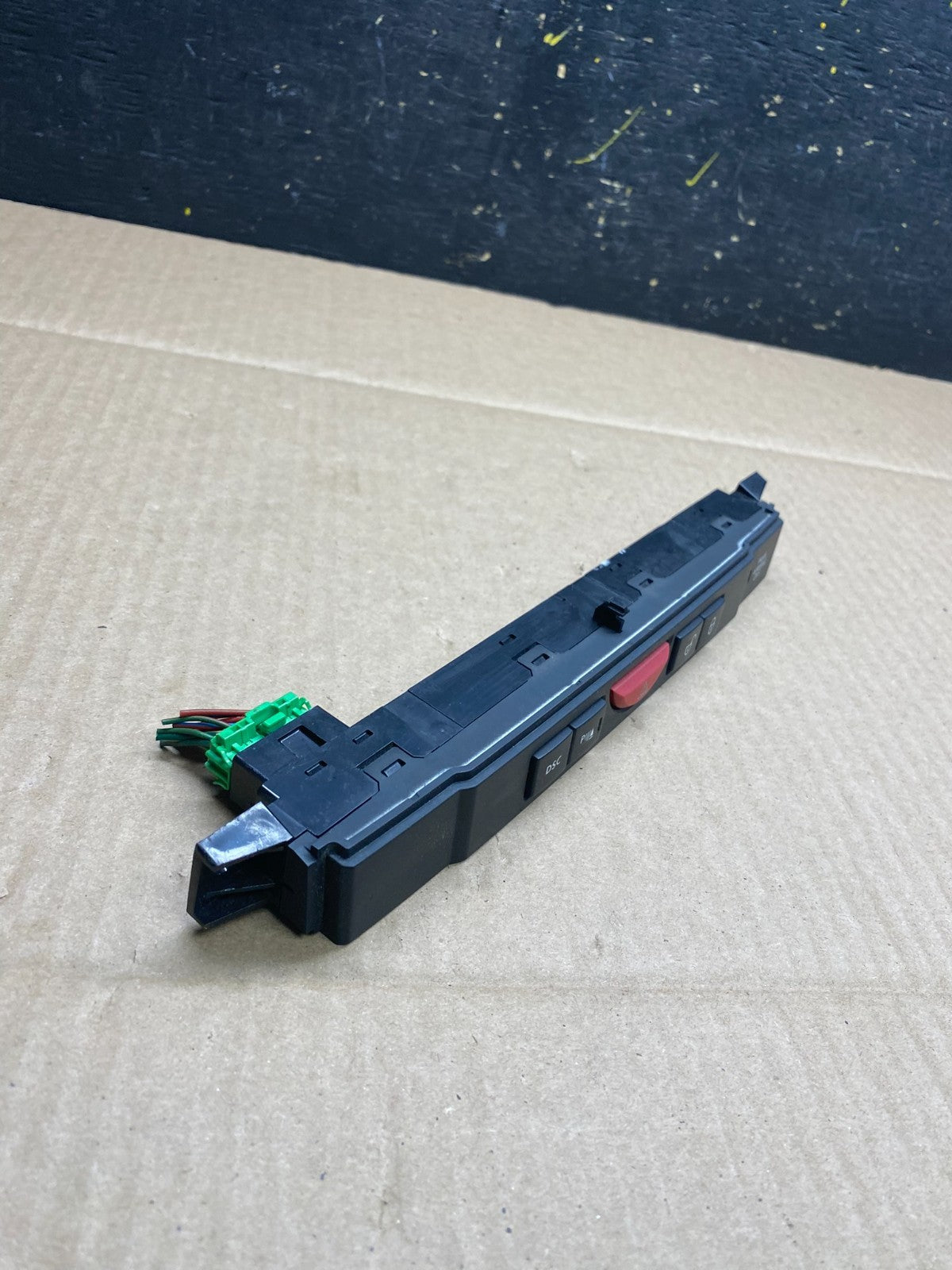 2006-2009 Land Range Rover Sport Center Console Hazard Door Lock Switch U5862 DG1