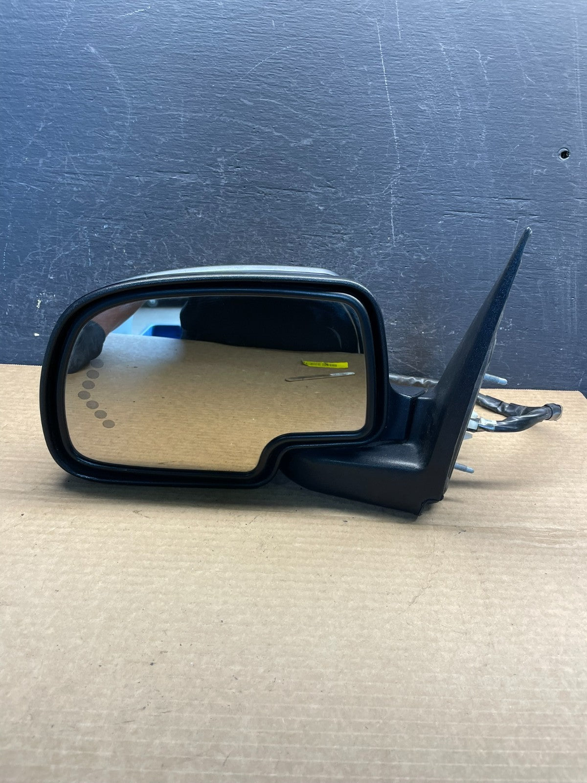 2003-2006 Cadillac Escalade Left Driver View Door Turn Signal Mirror AF6752 MS8