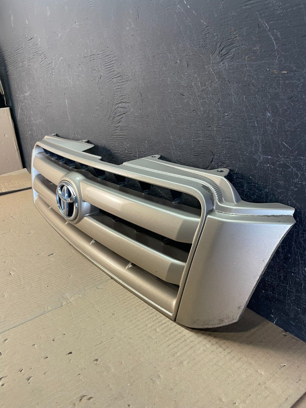 2001 - 2003 Toyota Highlander Front Upper Grille Grill With Emblem AE3746 DG1