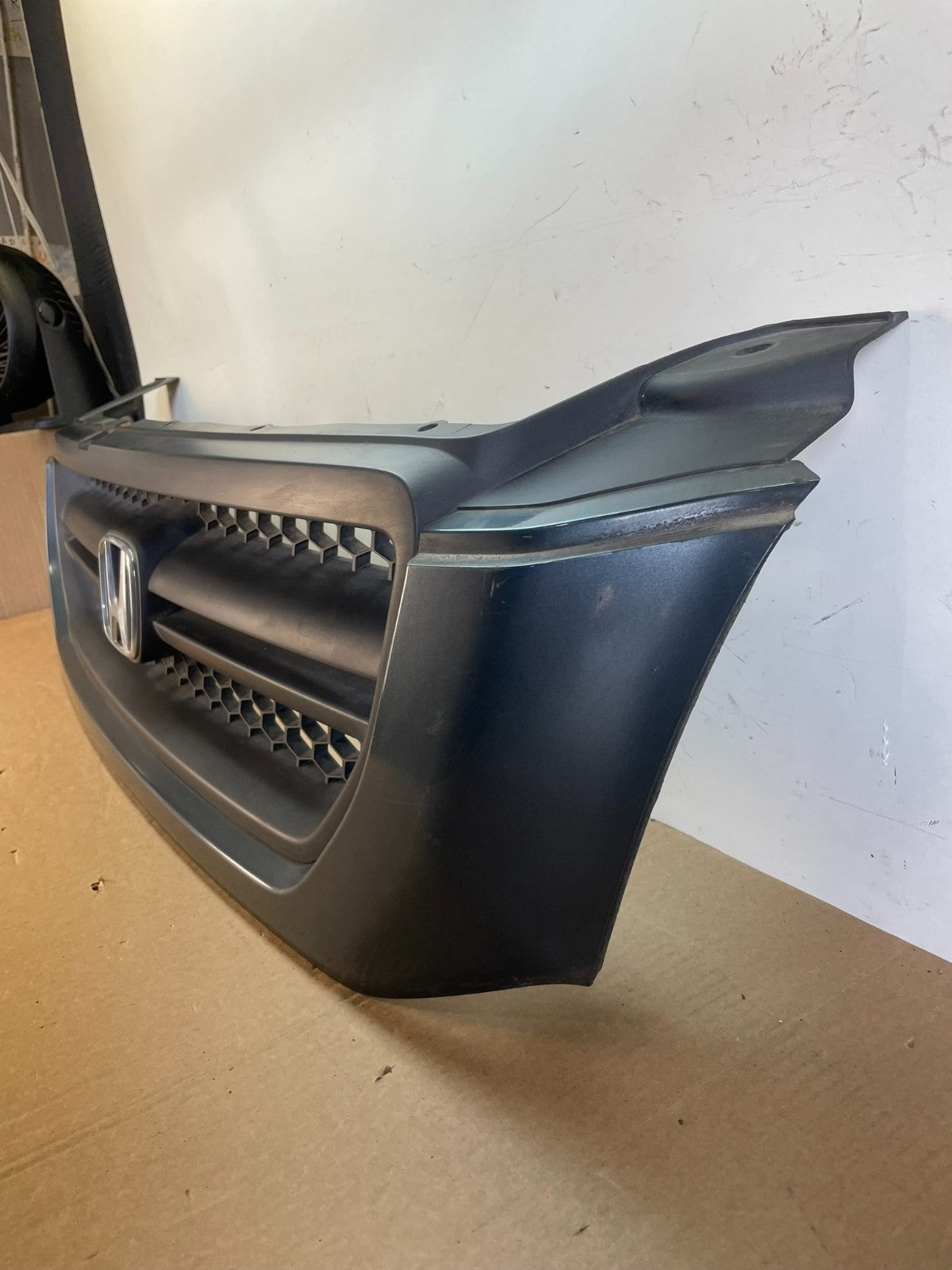 2003 2004 2005 Honda Pilot Front Upper Grill Grille AG2944 DG1