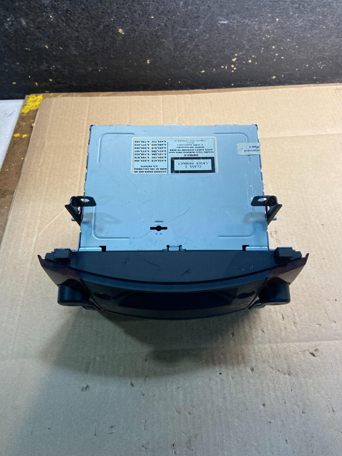 2005 to 2007 Cadillac Escalade Radio CD AM/FM DVD 6 Disc OEM Z0574 DG4