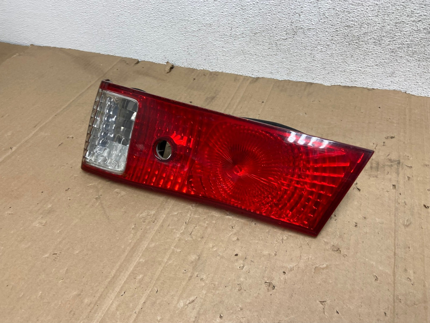 2000-2001 Toyota Camry Tail Light Right Passenger Rh Side Inner AE9218 LK1