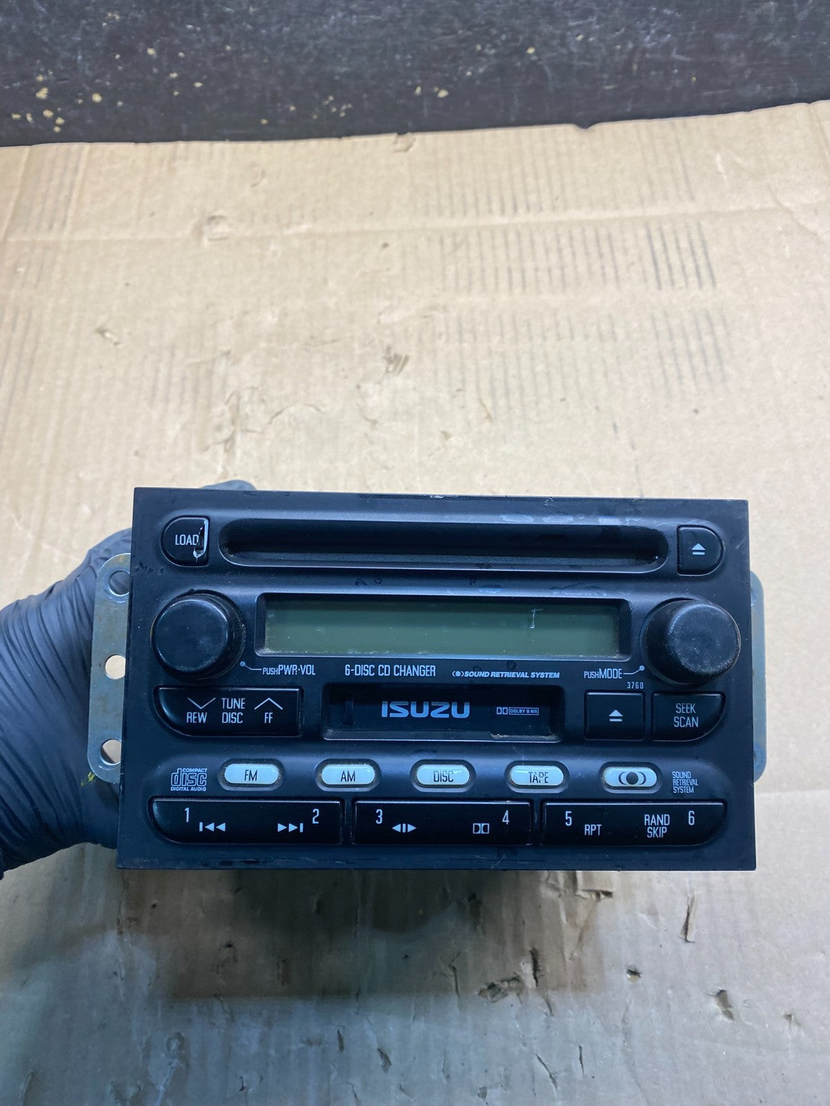 1998 to 2002 Isuzu Rodeo Radio AM/FM Casestte 6 CD Changer Player W1549 DG0