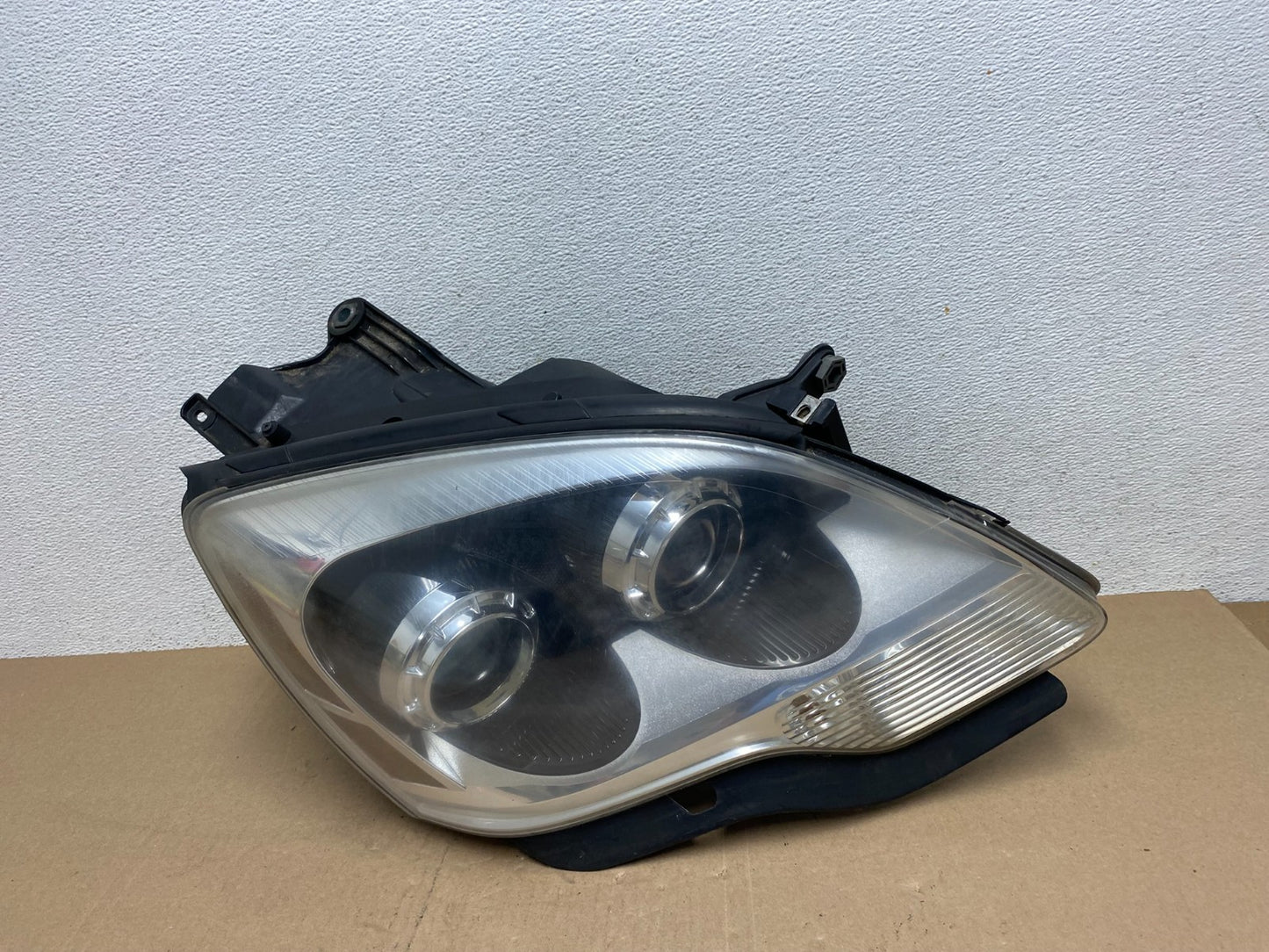 2007-2012 Gmc Acadia Xenon HID Headlight Right Passenger Side AE6661 DW0