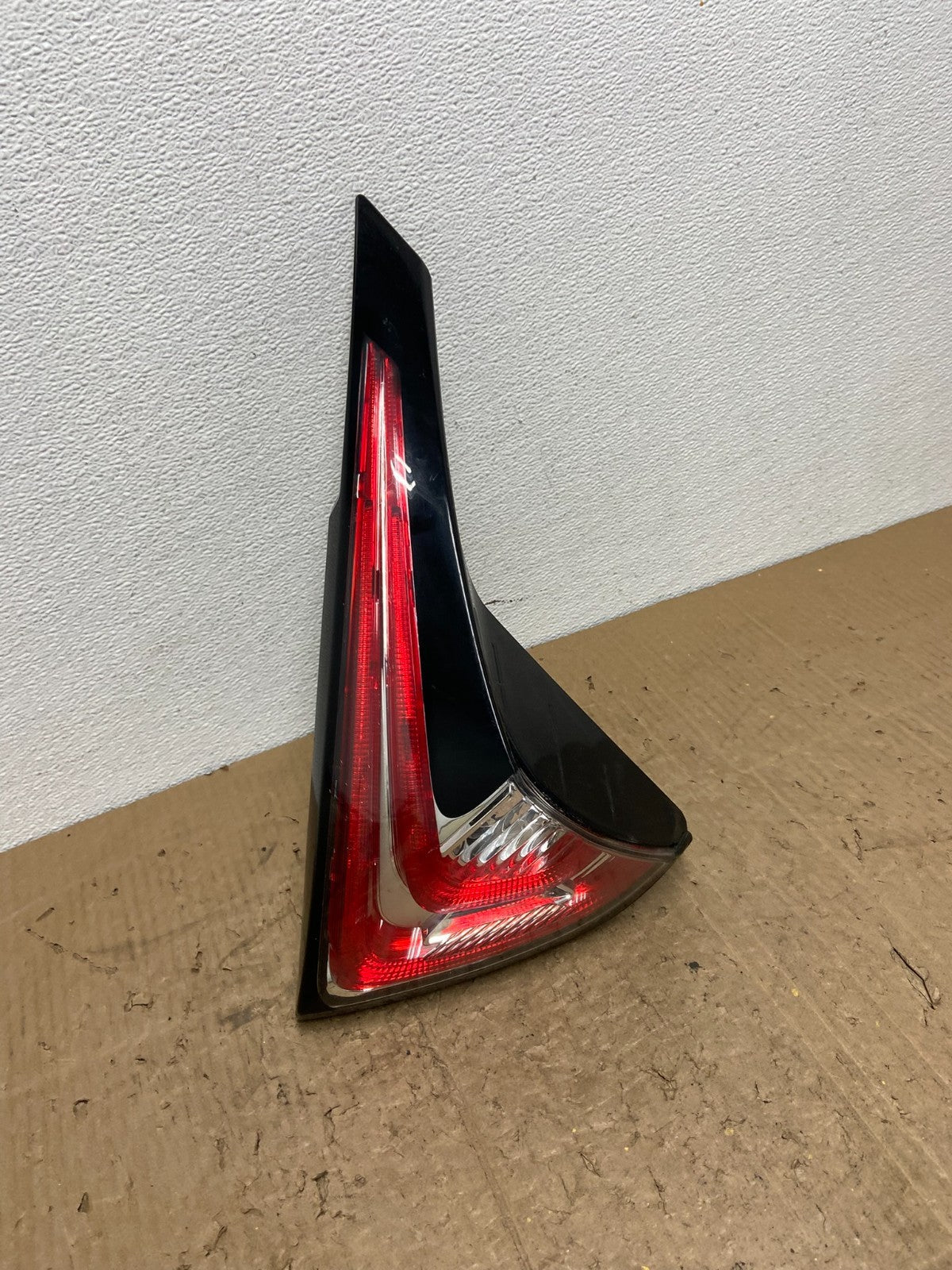 2015 to 2018 Nissan Murano Right Passenger Side Tail Light Inner AC0094 DW2