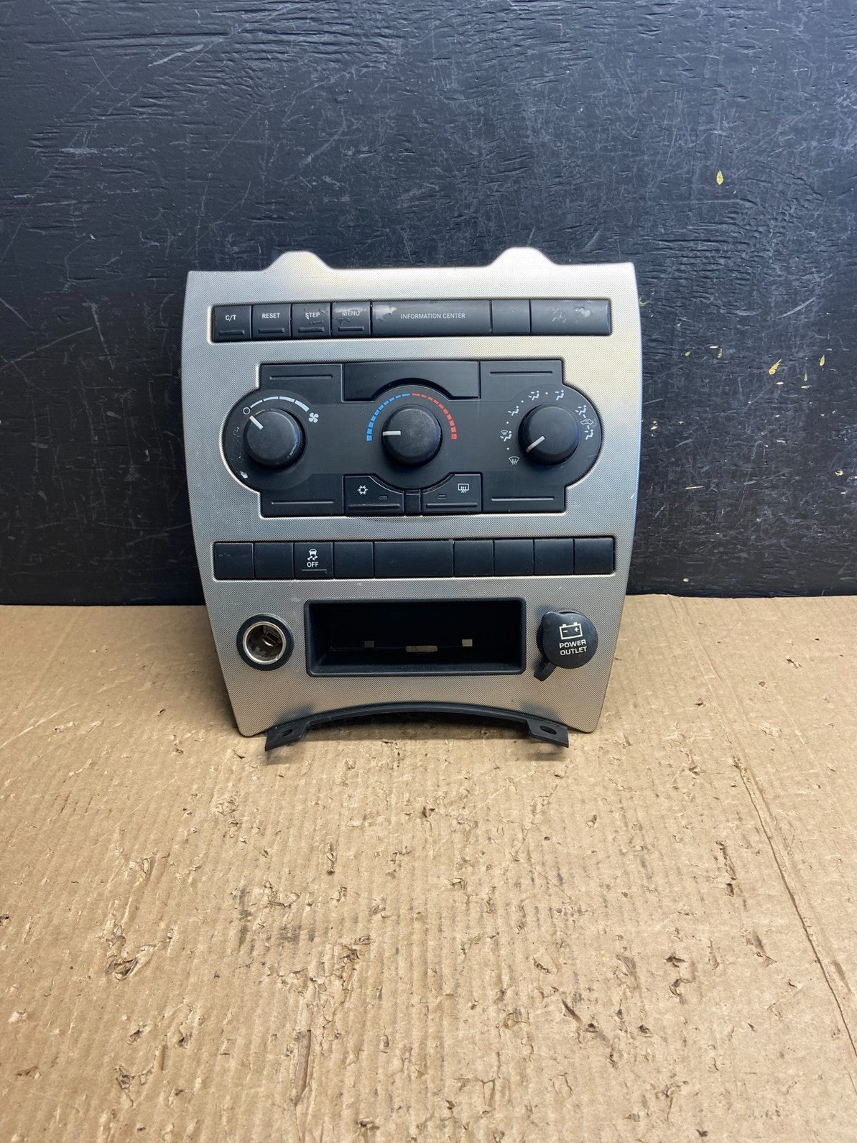 2005 2006 2007 Jeep Commander Grand Cherokee A/C Climate Control Bezel AF1546 DG0