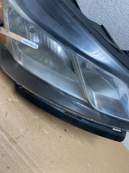 2013-2017 Chevrolet Traverse Right Passenger Side Halogen Headlight AB3493 DW4