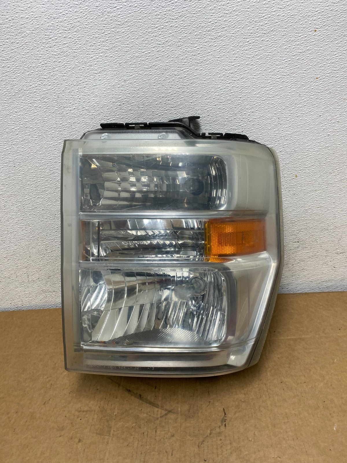 2008-2014 Ford Econoline E150 E250 E350 Left Driver LH Headlight AD6028 DW0