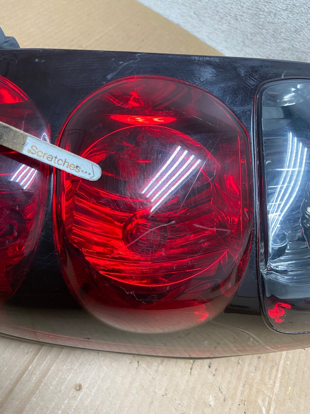 2002 to 2009 Chevrolet Trailblazer Left Driver LH Side Tail Light AI5881 LK3
