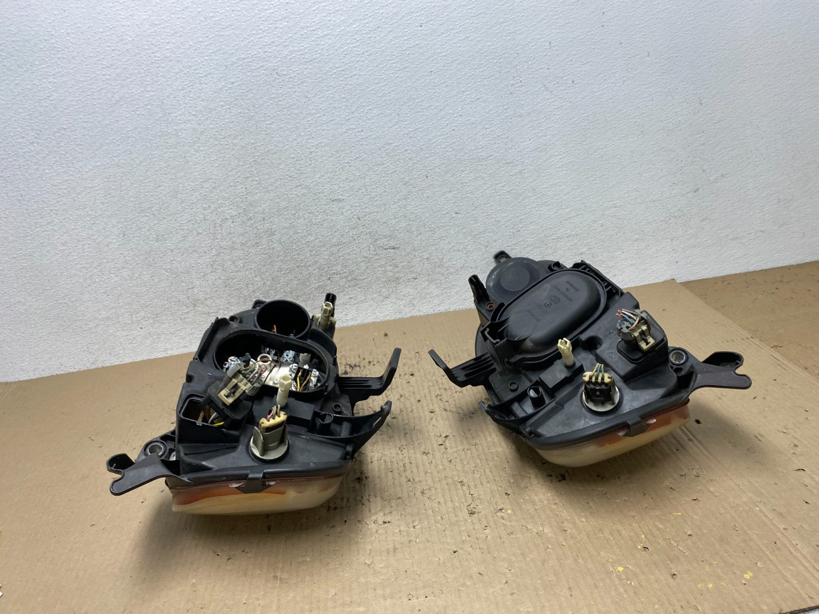 1998 to 2001 Mercedes ML320 ML-Class Left+Right Halogen Headlights AF7196 DW5