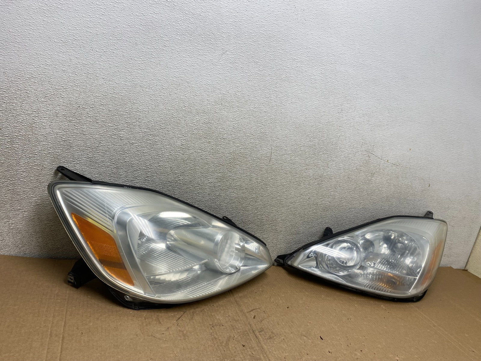 2004 2005 Toyota Sienna Driver Left+Right Set Side Halogen Headlights V1241 DW2