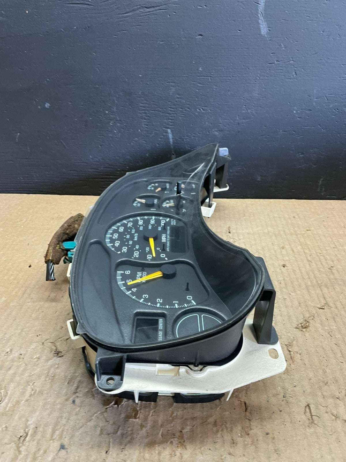 2002 GMC Yukon Speedometer Cluster Gauge Oem AB7528 DG3