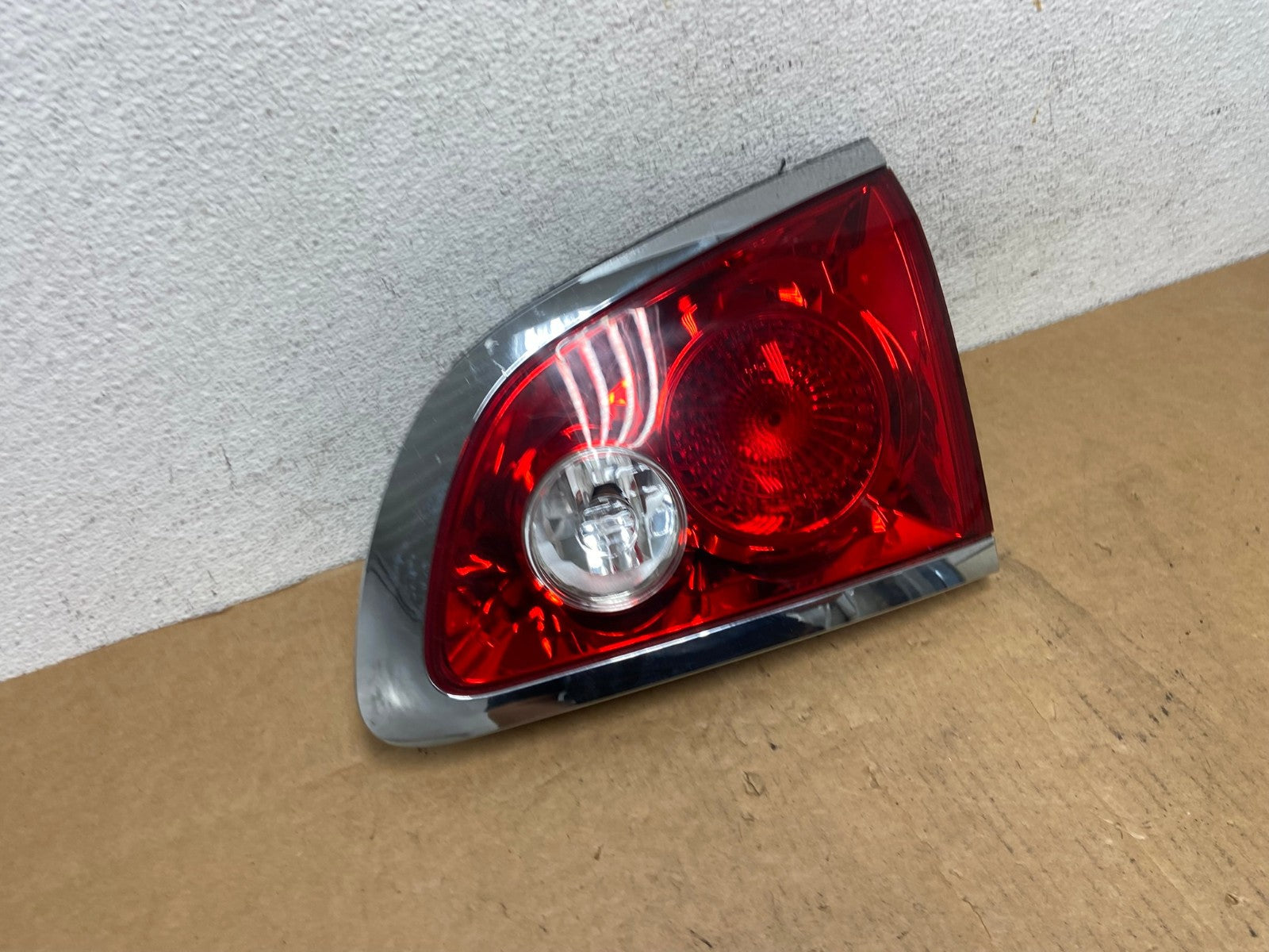 2008-2012 Buick Enclave Right Passenger Rh Inner Tail Light AD4550 LK2