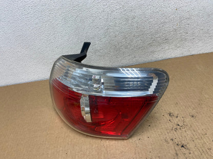 2007 to 2012 GMC Acadia Halogen Tail Light Right Passenger RH Side AG2100 LK1