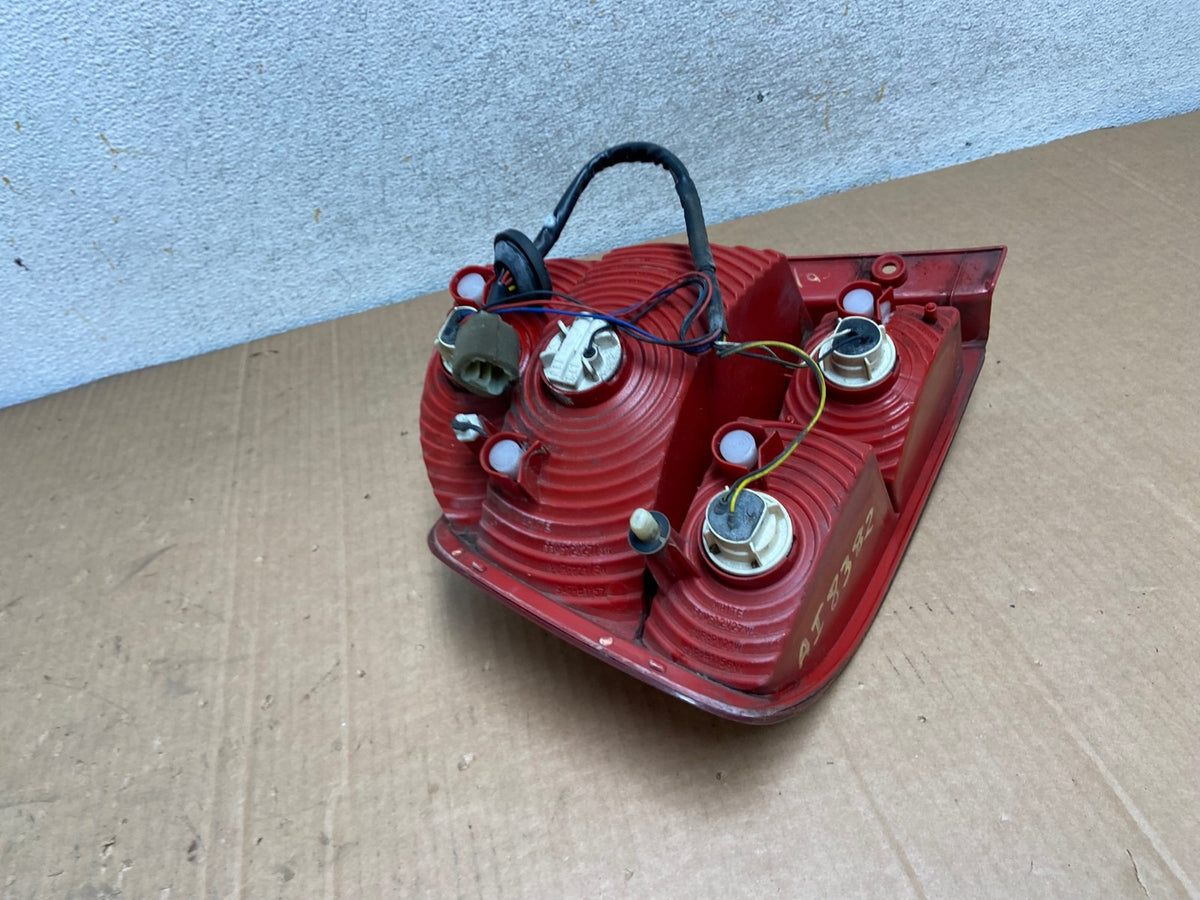 2004 2005 2006 Chevrolet Aveo Sedan Right Passenger RH Tail Light AI8382 LK5