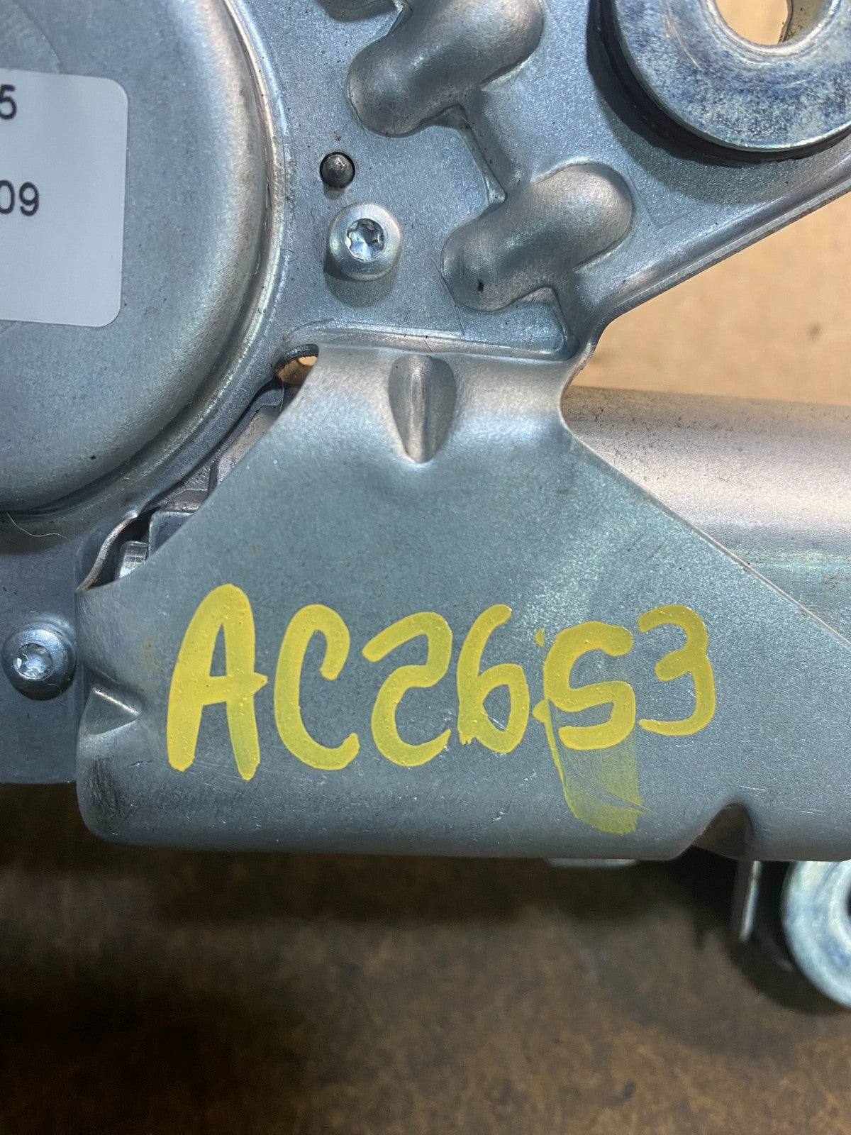 2004 to 2010 BMW X3 E83 Rear Windshield Wiper Motor OEM ac2653 DG7